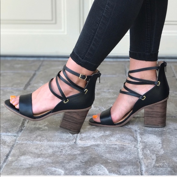 NIB Black Strappy Block Heel Peep Toe Sandals - Picture 2 of 5